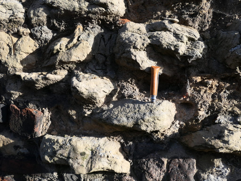 Muddy sandstone rubble